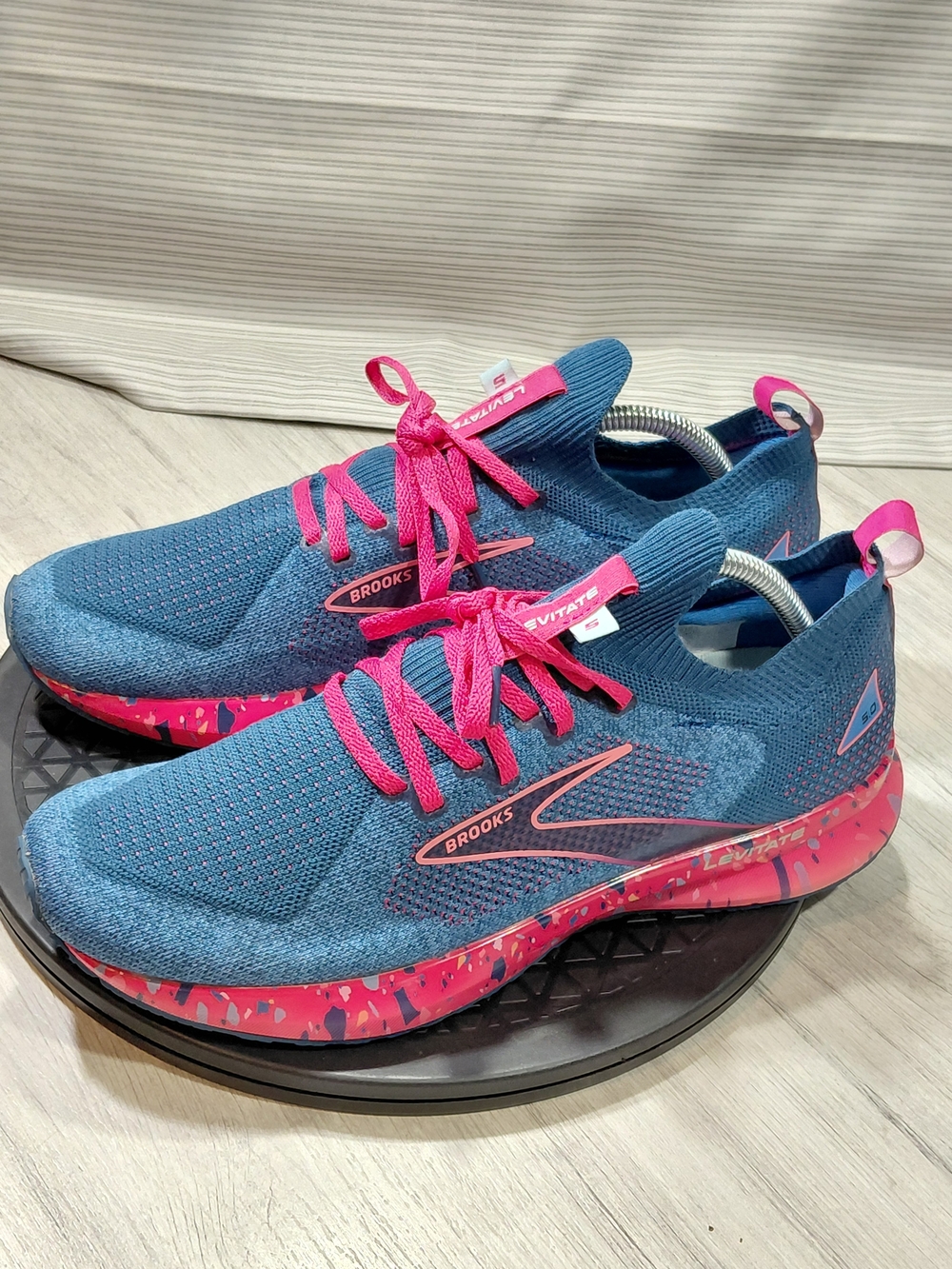 Brooks Women's Levitate 5 Stealth Fit Running Shoes - Blue & Pink SIZE 11B